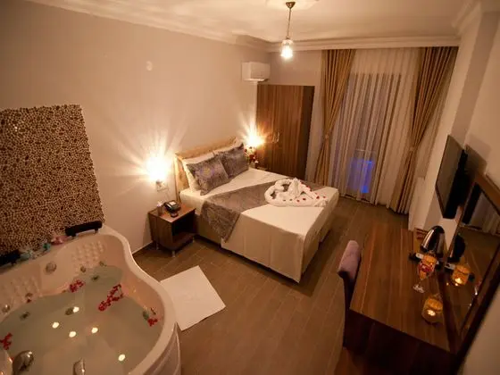 Jakuzili Deluxe Oda, Orman Manzaralı