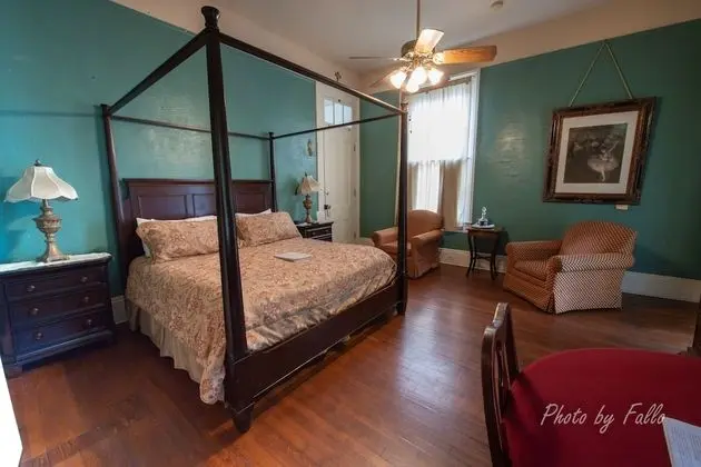 Deluxe 2 Bedroom Suite with Balcony: The Mathilde (2nd Floor)