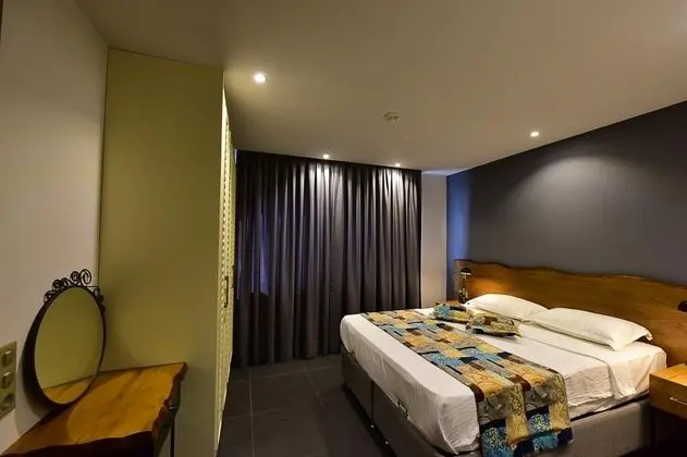 Studio, Bahçe Manzaralı