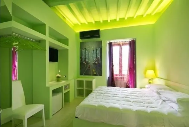 Tek Büyük veya İki Ayrı Yataklı Oda