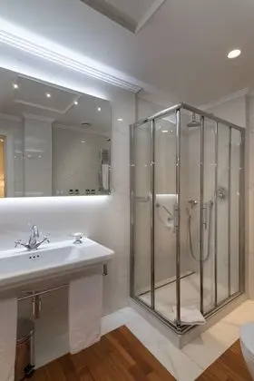 Classic Büyük Yataklı Tek Kişilik Oda