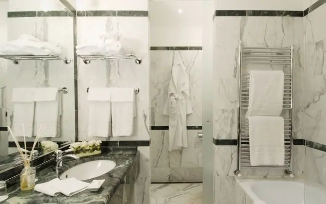 Executive Tek Büyük Yataklı Oda