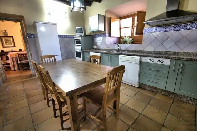 Ev, Birden Çok Yatak Odası, Kişiye Özel Havuzlu