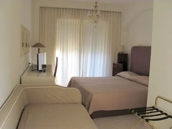 Deluxe Oda, Balkon, Kısmi Deniz Manzaralı