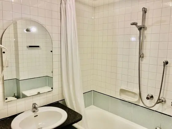 Standard Üç Kişilik Oda, Balkon, Bahçe Manzaralı