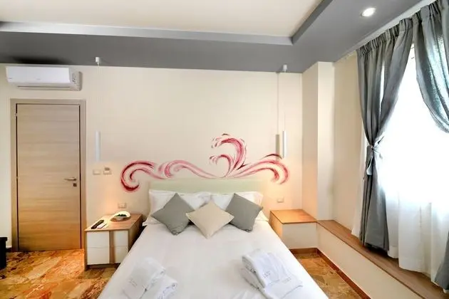 Luxury Tek Büyük Yataklı Oda