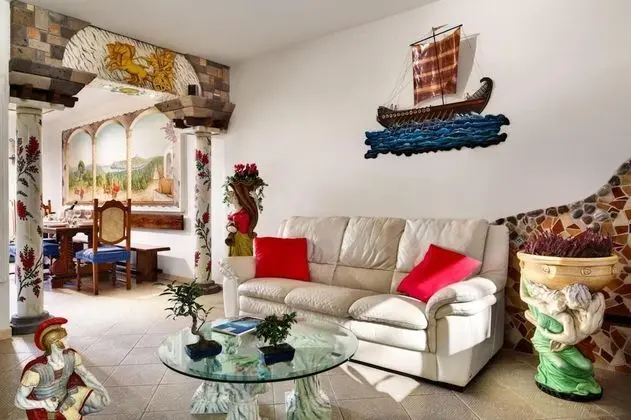 Gallery Villa