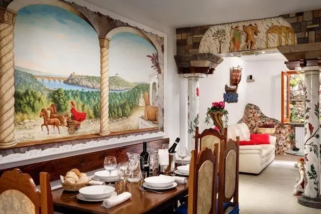 Gallery Villa
