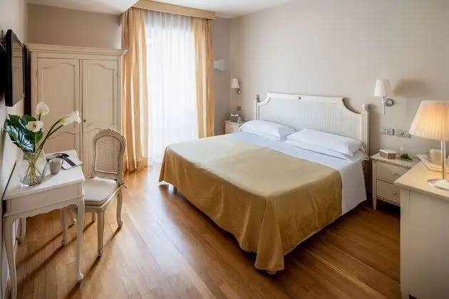 Comfort Tek Büyük veya İki Ayrı Yataklı Oda