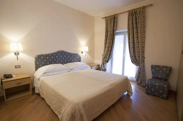 Comfort Tek Büyük veya İki Ayrı Yataklı Oda