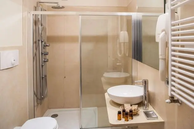 Comfort Tek Büyük veya İki Ayrı Yataklı Oda