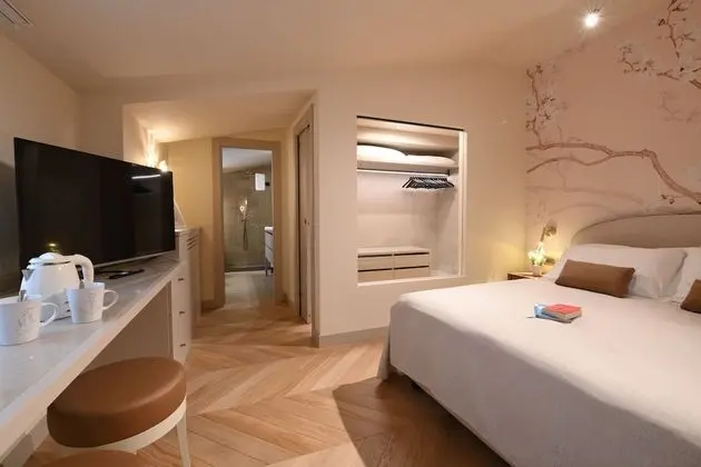 Superior Tek Büyük veya İki Ayrı Yataklı Oda