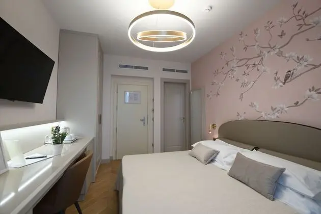 Superior Tek Büyük veya İki Ayrı Yataklı Oda