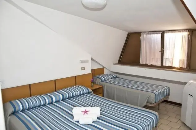Üç Kişilik Oda