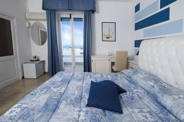 Superior Tek Büyük Yataklı Oda, Teras, Deniz Manzaralı