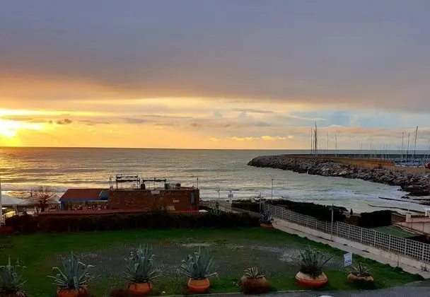 Superior Tek Büyük Yataklı Oda, Teras, Deniz Manzaralı