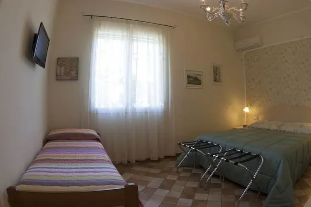 Üç Kişilik Oda, Bahçe Manzaralı