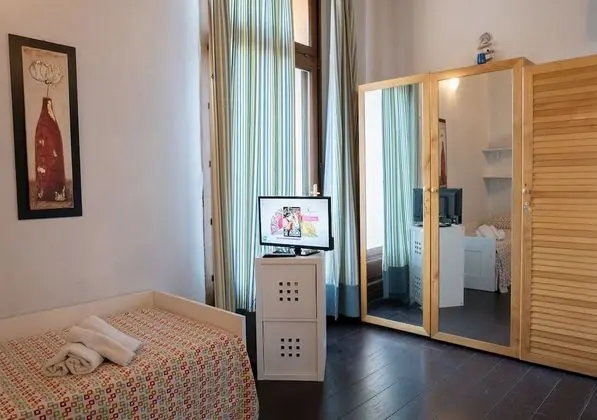 Tek Büyük veya İki Ayrı Yataklı Oda (Ema)