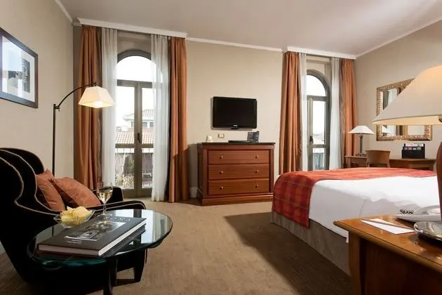 Deluxe Tek Büyük veya İki Ayrı Yataklı Oda