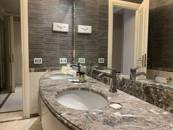 Deluxe Tek Büyük veya İki Ayrı Yataklı Oda