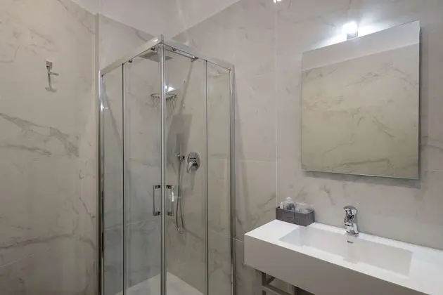 Standard Oda, 1 En Büyük (King) Boy Yatak, Balkon (Converts to 2 Twin Beds)