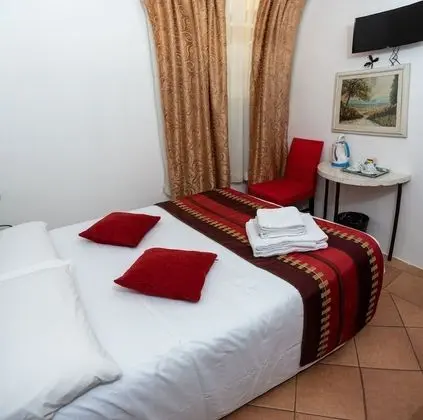 Tek Büyük Yataklı Oda (private external bathroom)