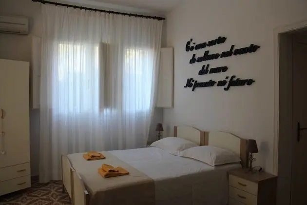 Tek Büyük veya İki Ayrı Yataklı Oda, Ortak Banyo