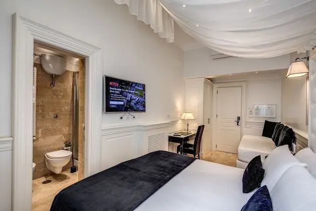 Deluxe Tek Büyük Yataklı Oda