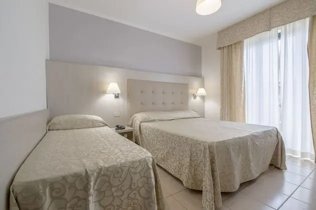 Üç Kişilik Oda, Teras
