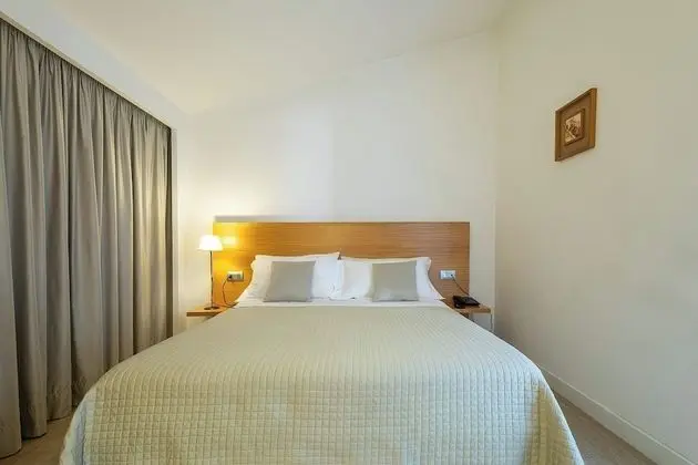 Classic Tek Büyük Yataklı Oda