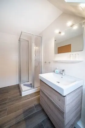 Büyük Yataklı Tek Kişilik Oda