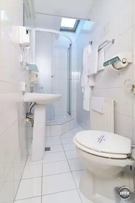 Classic Tek Büyük veya İki Ayrı Yataklı Oda