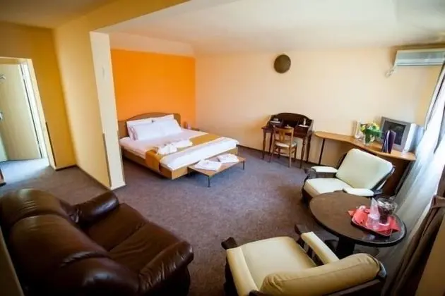 Deluxe Tek Büyük Yataklı Oda