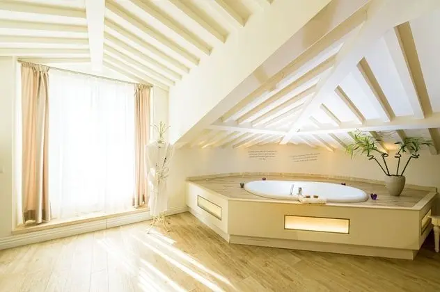 Panoramic Süit, Sıcak Su Küveti