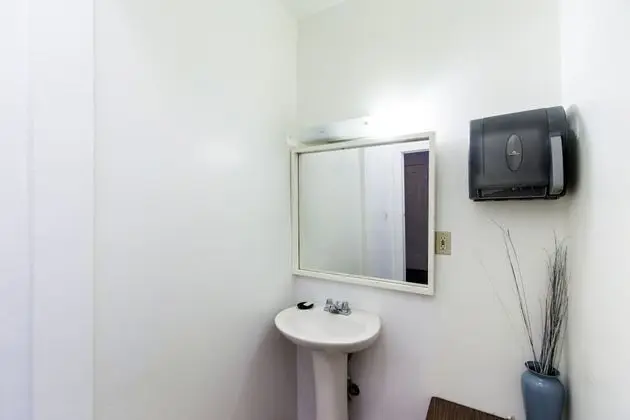 Tek Büyük Yataklı Oda, Ortak Banyo