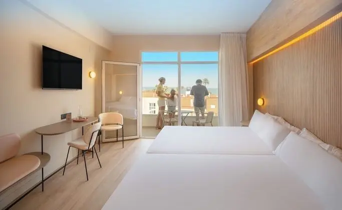 Superior Oda, Teras, Deniz Manzaralı (2 Adults + 1 Child)