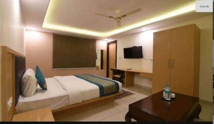 Family Tek Büyük Yataklı Oda