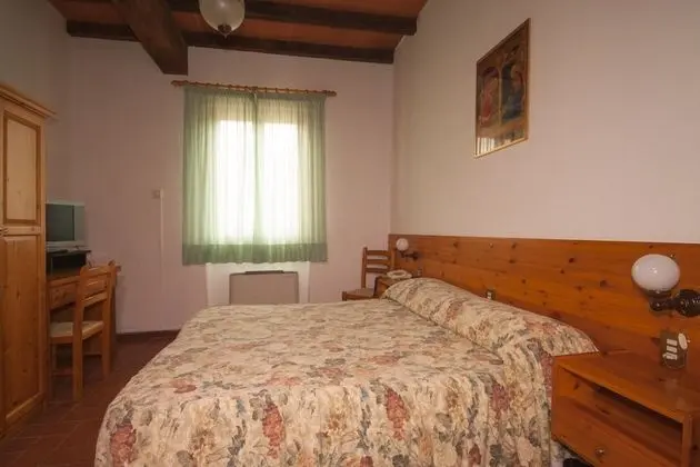 Classic Tek Büyük veya İki Ayrı Yataklı Oda, Özel Banyo, Bahçe Manzaralı