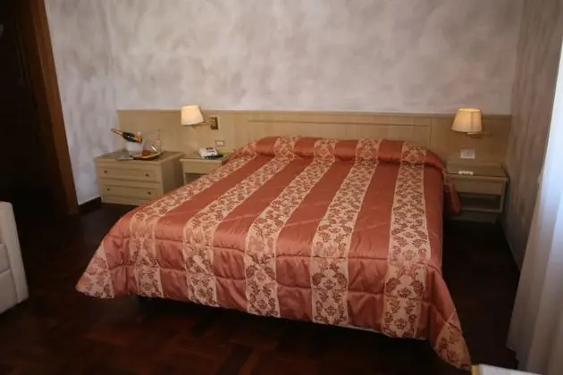 Standard Tek Büyük veya İki Ayrı Yataklı Oda