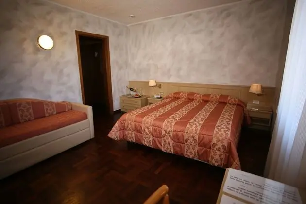 Standard Üç Kişilik Oda