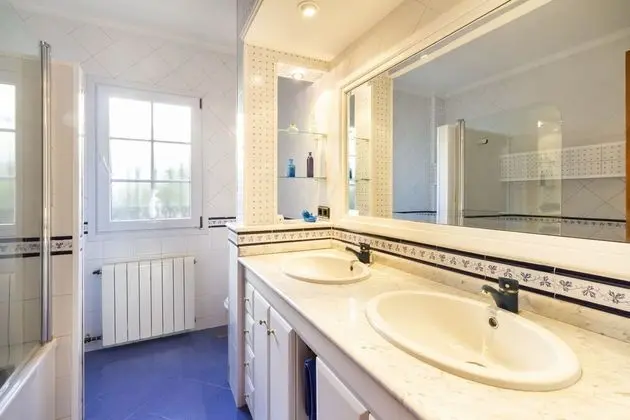 Ev, 6 Yatak Odası, Kişiye Özel Havuzlu, Dağ Manzaralı