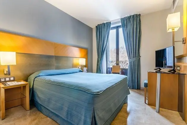 Tek Büyük Yataklı Oda (with extra bed)