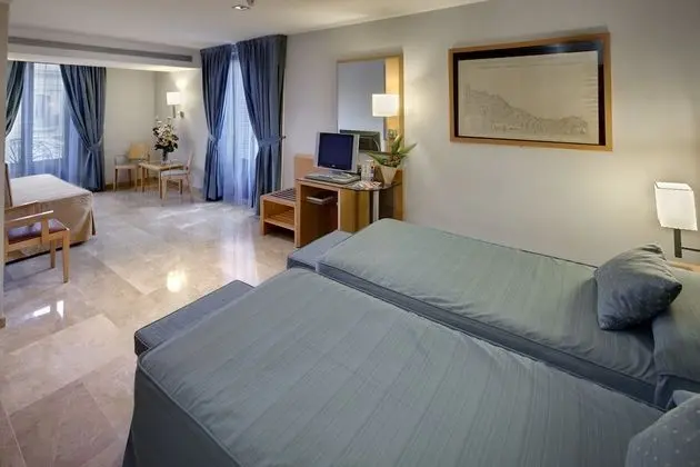 Tek Büyük Yataklı Oda (with extra bed)