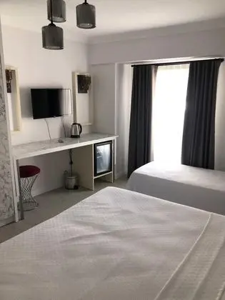 Triple,Şehir Manzaralı