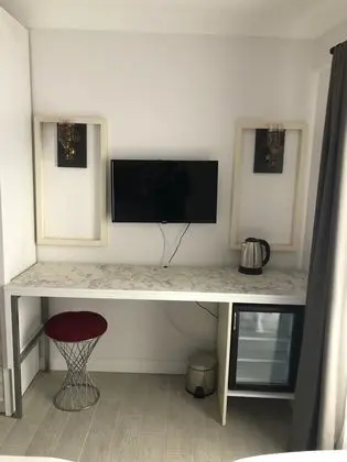 Triple,Şehir Manzaralı