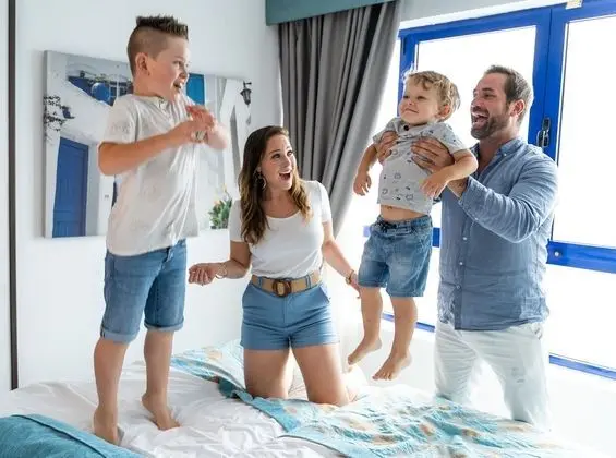 Superior Oda, Deniz Manzaralı (3 Adults + 1 Child)