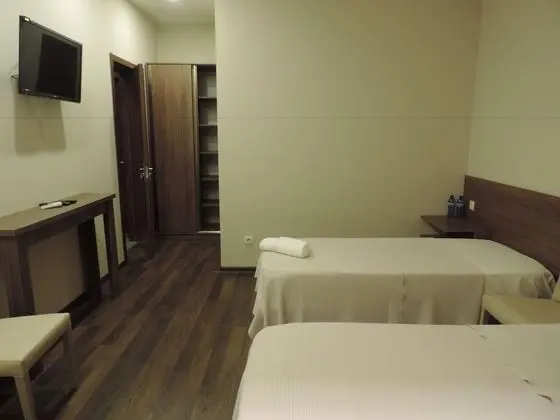 Basic Üç Kişilik Oda, Balkon, Dağ Manzaralı