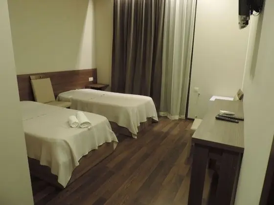Basic Üç Kişilik Oda, Balkon, Dağ Manzaralı