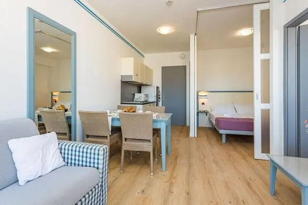 Superior Apart Daire, 2 Yatak Odası, Balkon, Deniz Manzaralı