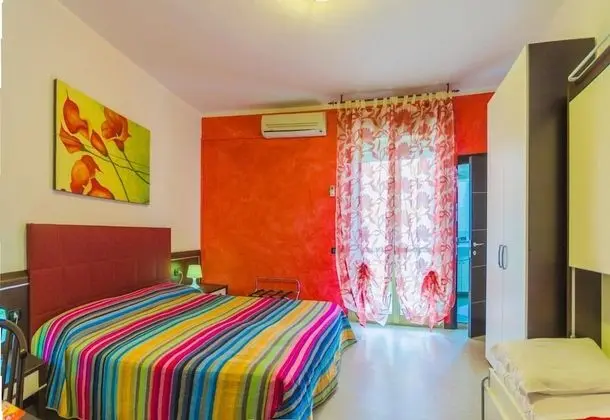 Tek Büyük veya İki Ayrı Yataklı Oda, Balkon